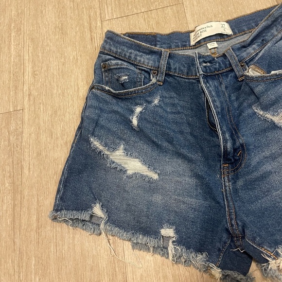 NWOT Abercrombie Distressed Blue Denim Shorts - Picture 2 of 6